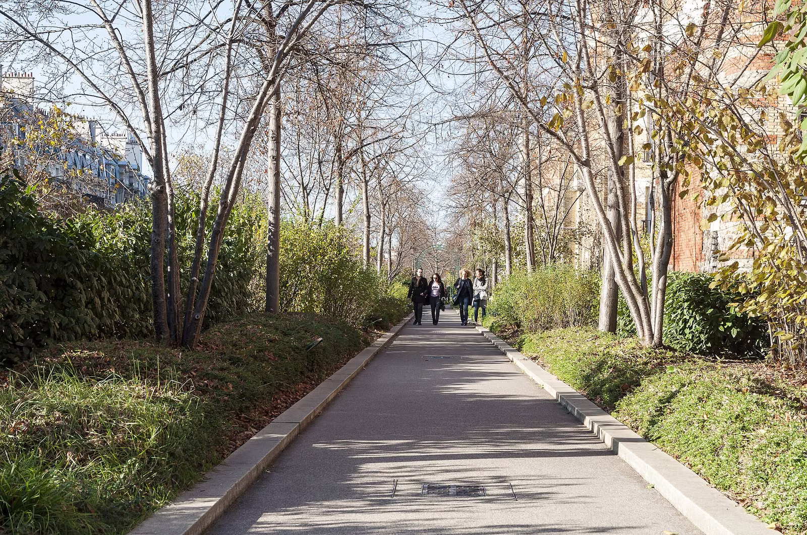 Allée plantée de la Coulée verte René-Dumont, anciennement Promenade plantée, Paris 12e.